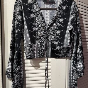 Polly & Esther Black and White Floral Lace-Up Crop Top